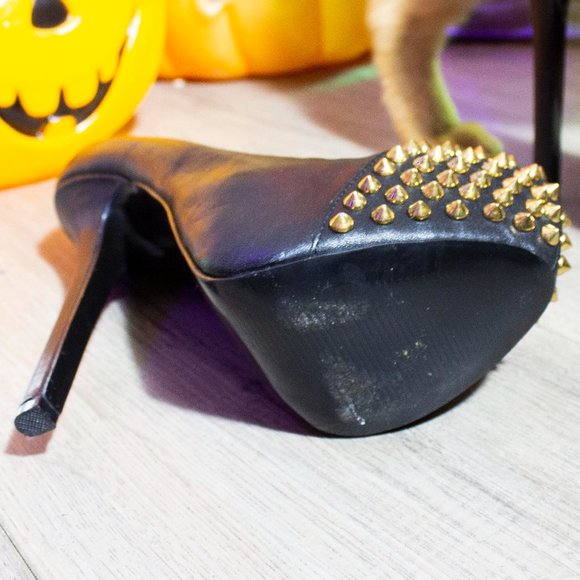 Spiked Platform Heels Steve Madden Black Leather with gold spike toes 6.5 - Picture 5 of 9